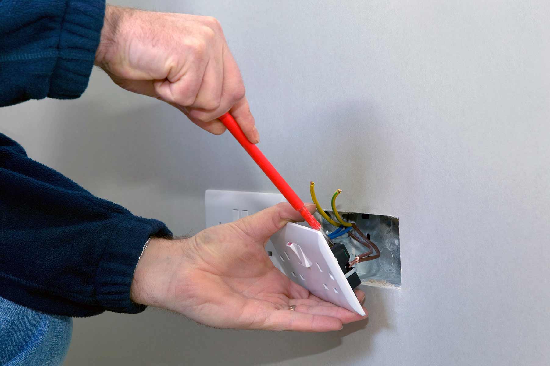 Our electricians can install plug sockets for domestic and commercial proeprties in Moorthorpe and the local area. 